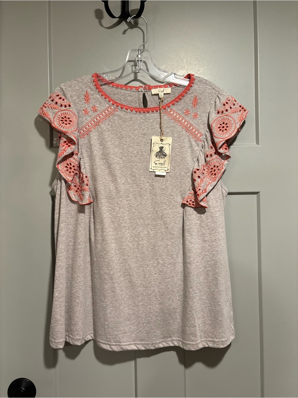 easel Gray Tee with Coral Eyelet Ruffle Sleeves